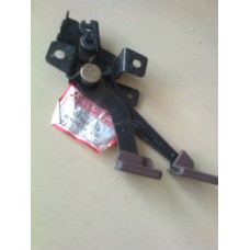MB449024 LANCER BAGAJ İÇ AÇMA KOLU 